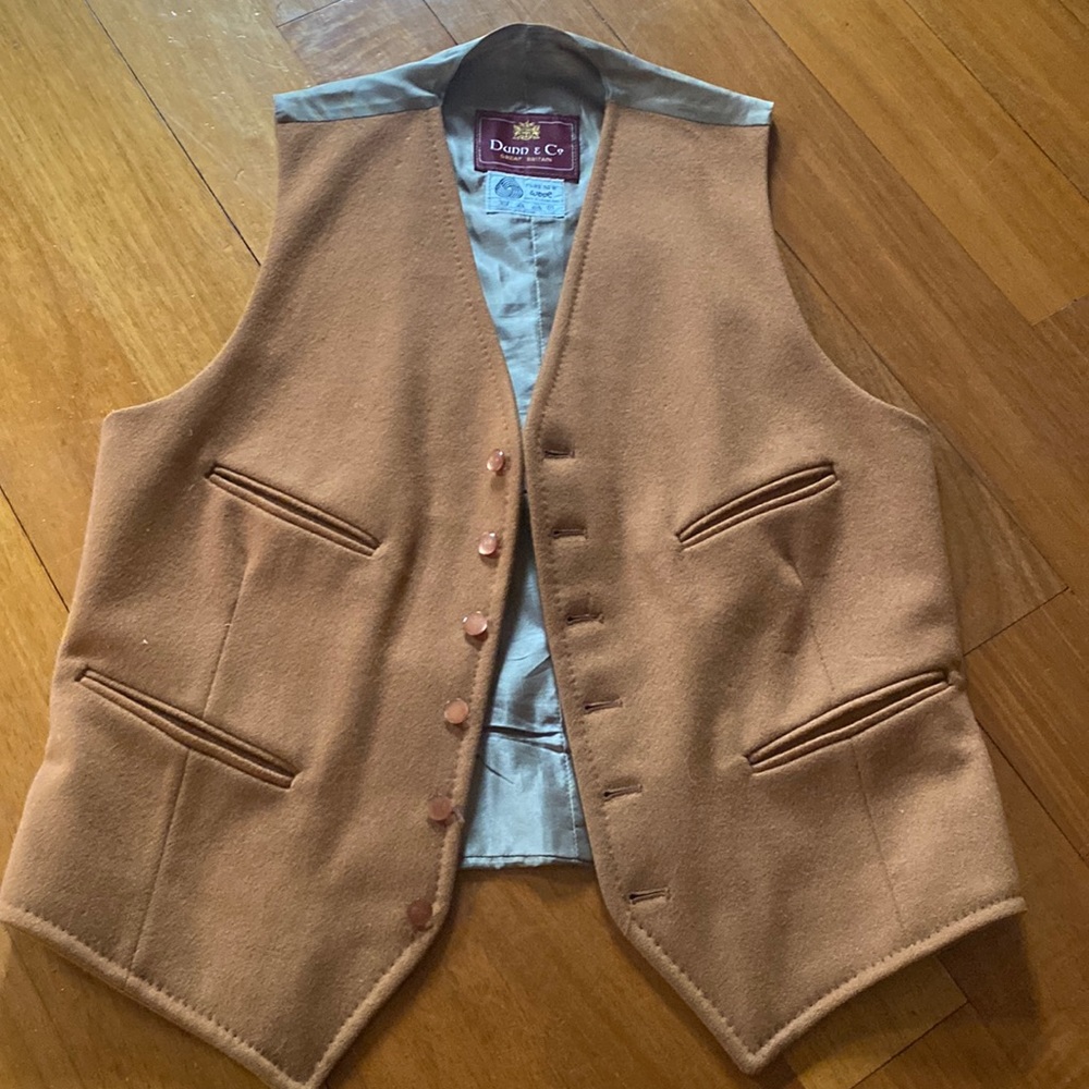 Dunn & Co. Men’s wool vest.